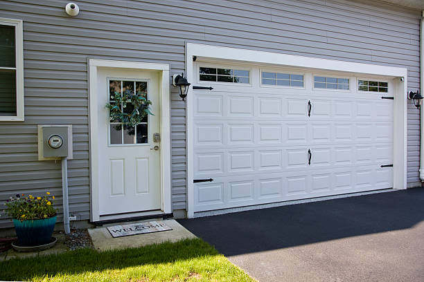 24/7 Emergency Garage Door Panel Replacement experts in Waxhaw, NC